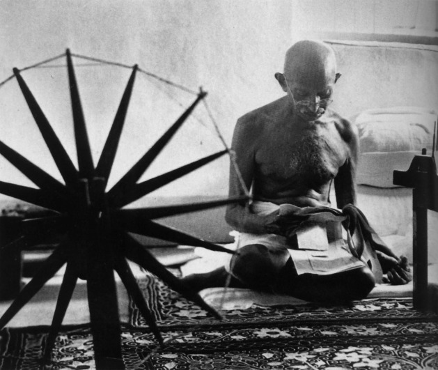 Margaret Bourke-White 1946 Gandhi e l'arcolaio